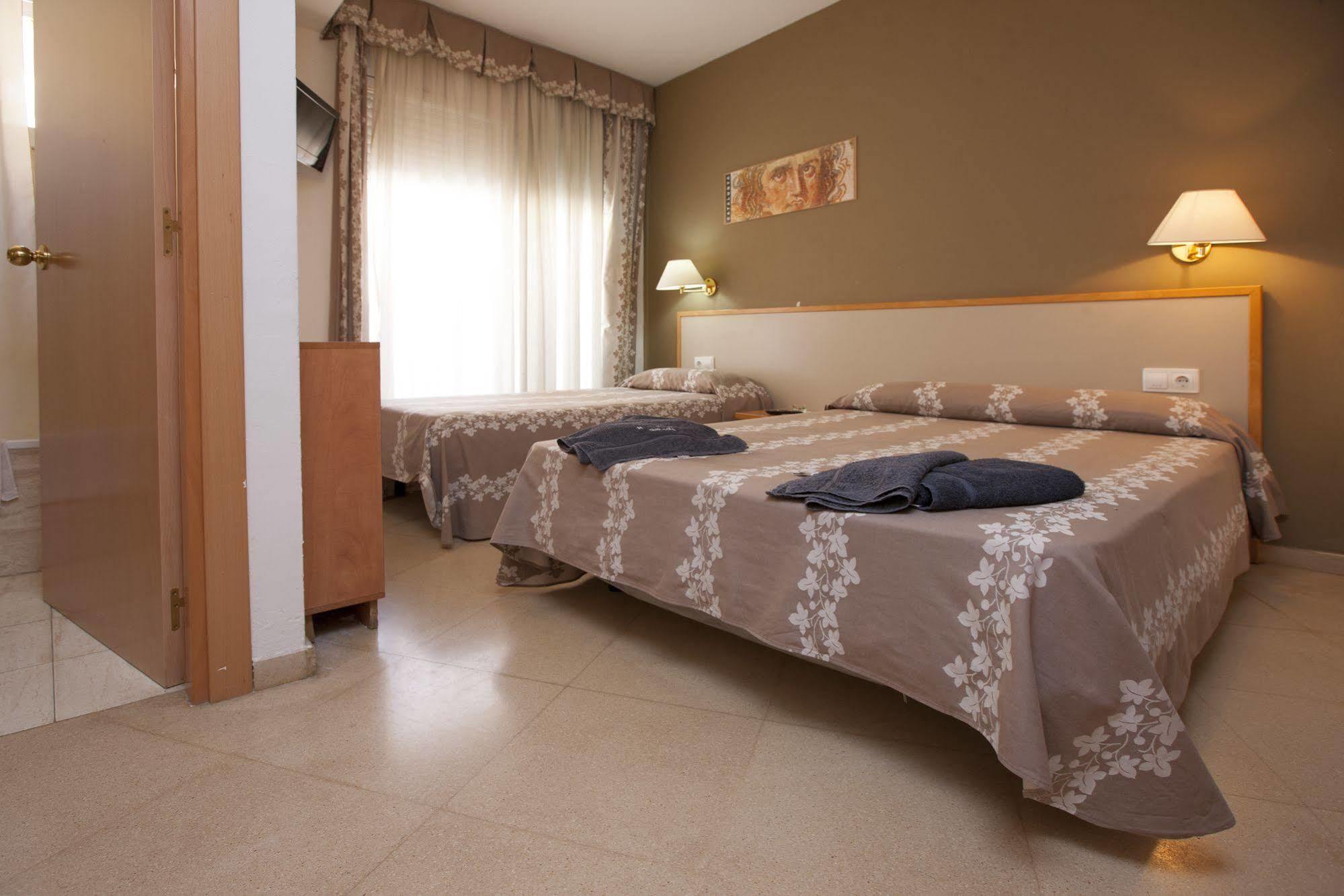 Hotel Cosmos Tarragona Exterior foto